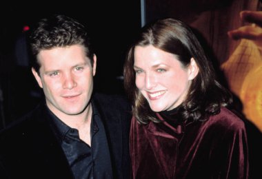 Sean Astin ve eşi Yüzüklerin Efendisi prömiyerinde: Iki kuleleri, NY 12/5/2002, CJ Contino tarafından