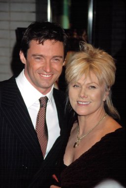 Hugh Jackman ve eşi Debora-Lee Furness Kate & Leopold, NY 12/16/2001, CJ Contino tarafından prömiyerinde