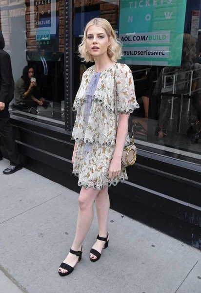 Lucy Boynton Dışarı Hakkında Celebrity Candids Için Thu New York — Stok fotoğraf