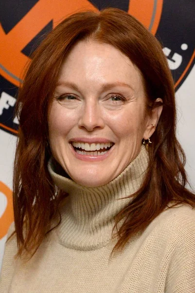 Julianne Moore Las Llegadas Para 9Th Annual Peace Week Town — Foto de Stock