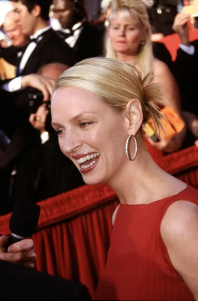 Uma Thurman Vyslýchat Při Příjezdu Oscara Březen 2000 — Stock fotografie