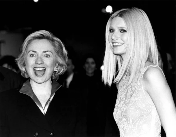 Hillary Clinton Gwyneth Paltrow Estreno Nueva York Shakespeare Love — Foto de Stock