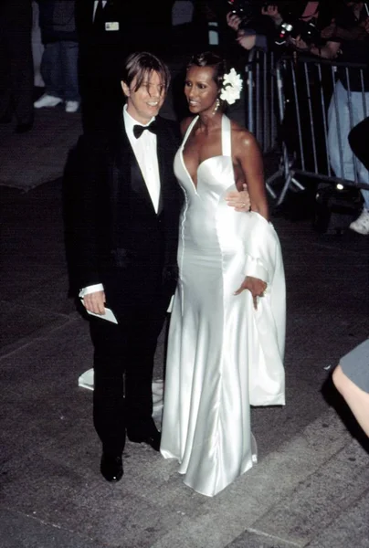 David Bowie Dan Iman Metropolitan Museum Art Goddess Gala 2003 — Stok Foto