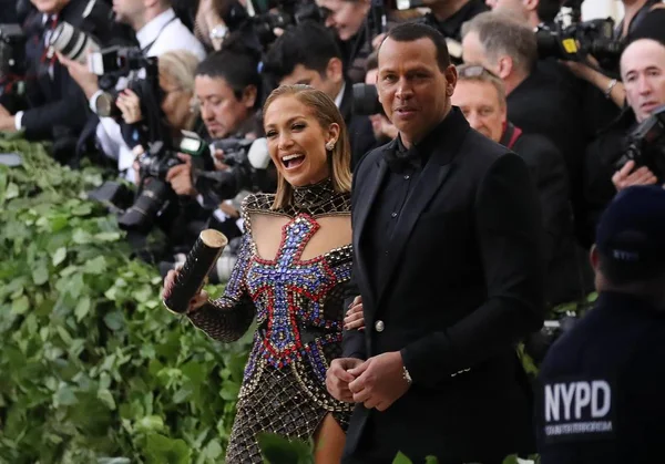 Jennifer Lopez Alex Rodriguez Arrivals Heavenly Bodies Fashion Catholic Imagination — Stock Photo, Image