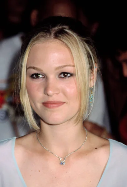 Julia Stiles - Scoop neck Stock Photos, Royalty Free Scoop neck Images | Depositphotos