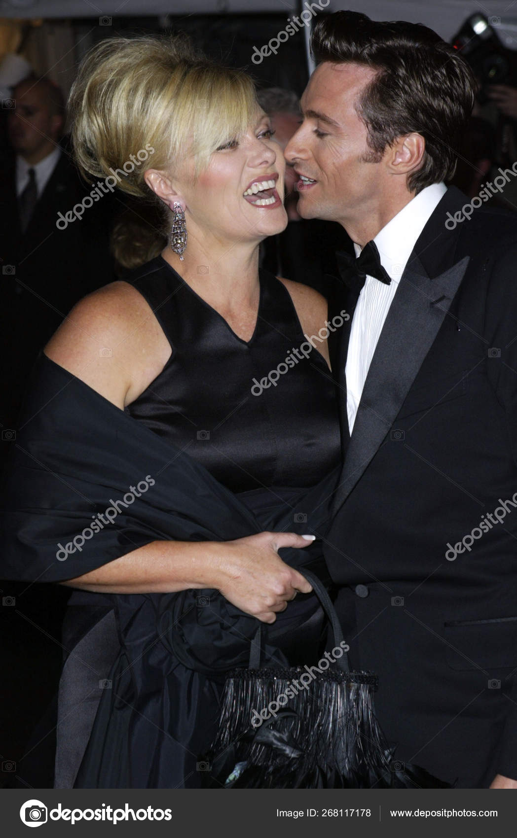 Schauspieler Hugh Jackman Und Ehefrau Deborra Lee Furness Kommen Zur —  Redaktionelles Stockfoto © everett225 #268117178, image size:1048x1700