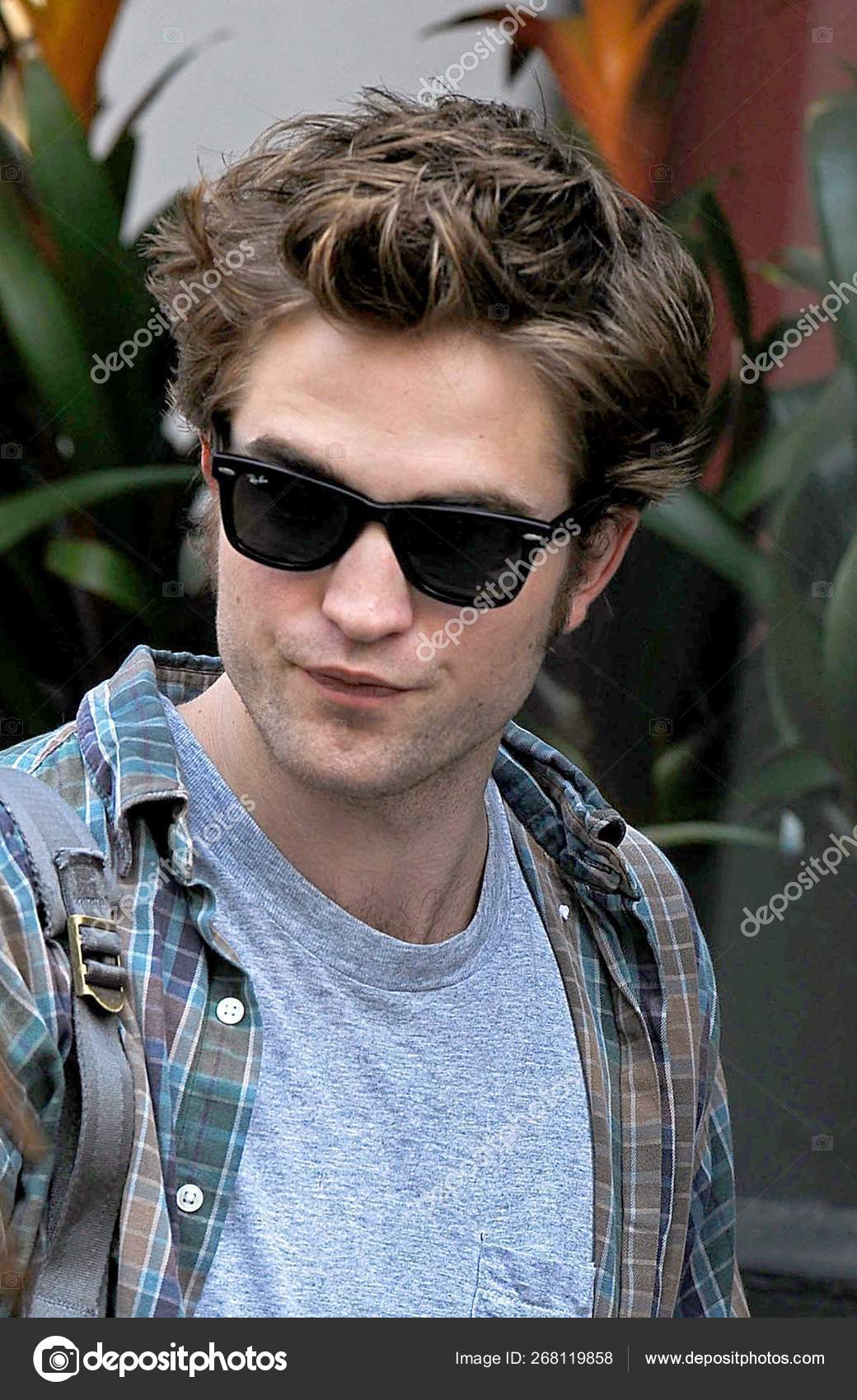 Robert Pattinson Wearing Ray Ban 