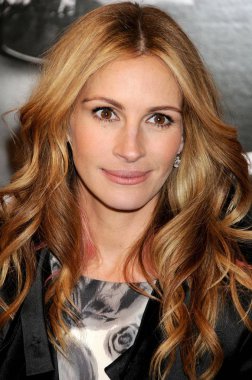 Julia Roberts Duplicity Premiere için gelenler, Clearview Sinema Ziegfeld Tiyatrosu, New York, Ny Mart 16, 2009. Fotoğraf: Rob Rich / Everett Koleksiyonu