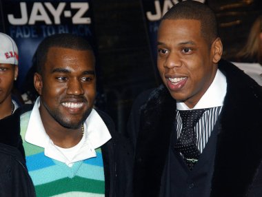 Kanye West ve Jay Z Jay-Z 'S Fade dünya prömiyerinde Kasım 'da Ziegfeld tiyatrosunda siyah Için 5, 2004 New York 'ta. (Brad barket/Everett Collection tarafından fotoğraf)