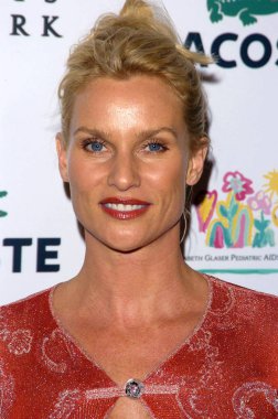 Nicolette Sheridan Elizabeth Glaser Pediatrik AIDS Vakfı Benefit, Lacoste ve Barneys New York-Beverly Hills, Los Angeles, CA, Ekim 20, 2005 için gelenler. Fotoğraf: David Longendyke/Everett Collection