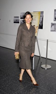 Lucy Liu 3 Iğneler prömiyeri, Modern Sanat Müzesi (MoMA), New York, NY, 18 Mart 2006 için gelenler. Fotoğraf: Gregorio Binuya/Everett Collection