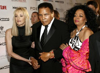 Sharon Stone, Muhammed Ali, Diana Ross Muhammed Ali's Celebrity Fight Night Xiii için gelenler - Gelenler, Jw Marriott Desert Ridge Resort & Spa, Phoenix, Az, Mart 24, 2007. Fotoğraf: James Atoa / Everett Koleksiyonu