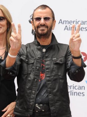 Ringo Starr için halka açık bir görünümde #Peaceandlove Salute ile 75 Doğum Günü Kutluyor, Hollywood Capitol Records Tower, Los Angeles, Ca Temmuz 7, 2015. Fotoğraf: Dee Cercone /Everett Collection