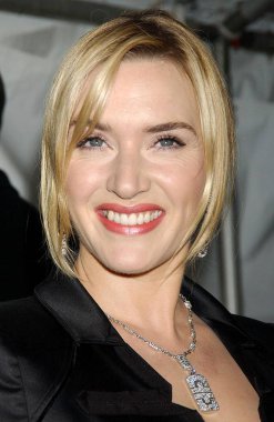 Kate Winslet gelen gelen Holiday Premiere, Ziegfeld Tiyatrosu, New York, NY, Kasım 29, 2006. Fotoğraf: Kristin Callahan/Everett Collection