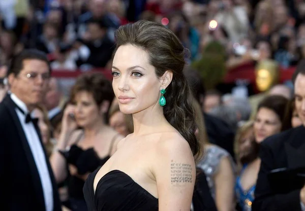 Angelina Jolie Wearing Lorraine Schwartz Earrings Arrivals 81St Annual Academy — стоковое фото