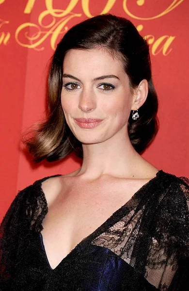 Anne Hathaway Arrivals Cartier 100Th Anniversary America Celebration Cartier Fifth — Stock Photo, Image