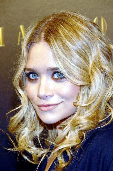 Ashley Olsen Vid Ankomster För Grand Opening Invigningsfest För Restaurerade — Stockfoto