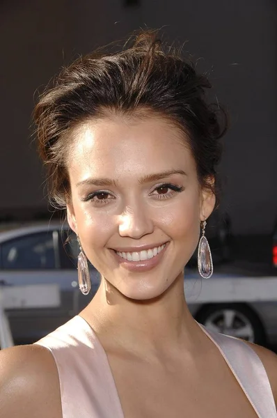 Jessica Alba Sosirile Pentru 2008 Alma Awards Pasadena Civic Auditorium — Fotografie, imagine de stoc