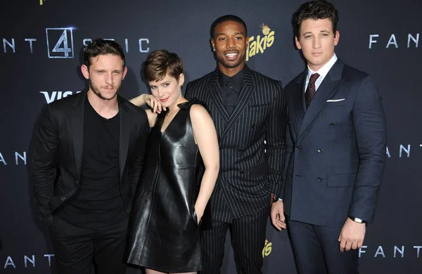 Jamie Bell Kate Mara Michael Jordan Miles Teller Vid Ankomst — Stockfoto