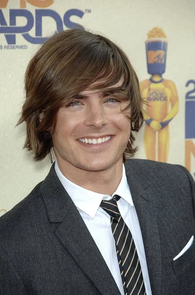 Zac Efron Arrivals 2009 Mtv Movie Awards Arrivals Gibson Amphitheatre — стоковое фото