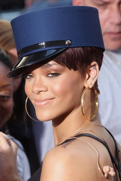 Rihanna Сцені Рхб Сьогодні Концерт Rihanna Рокфеллер Центр Плаза Нью — стокове фото