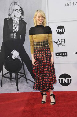 Emma Stone, Diane Keaton'ı onurlandıran 2017 Afi Yaşam Başarı Ödülü Galası, Hollywood ve Highland Center'daki Dolby Tiyatrosu, Los Angeles, Ca Haziran 8, 2017. Fotoğraf: Elizabeth Goodenough / Everett Koleksiyonu