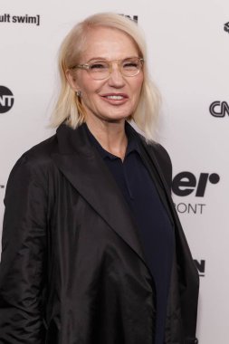 Ellen Barkin gelen gelen Turner upfront 2016 kırmızı halı gelenler, Nick & Stef ' 's Steakhouse, New York, NY Mayıs 18, 2016. Fotoğraf: Jason Smith/Everett Collection