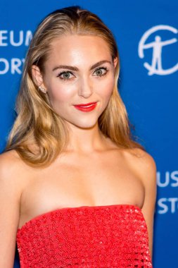 AnnaSophia Robb Amerikan Doğal Tarih Müzesi 'nin 2015 Müzesi Gala, Amerikan Doğal Tarih Müzesi, New York, NY 19 Kasım 2015 için gelenler. Fotoğraf: Steven Ferdman/Everett Collection