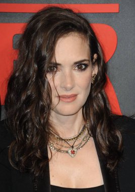 Winona Ryder, yabancı Things serisi Premiere Netflix, Mack Sennett Studios, Los Angeles, CA 11 Temmuz 2016 için gelenler. Fotoğraf: David Longendyke/Everett Collection