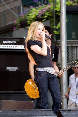 Abc Good Morning America Yaz Konser Serisi, Bryant Park, New York, Ny, Ağustos 26, 2005 için gelenler de Avril Lavigne. Fotoğraf: Francine Daveta/Everett Collection