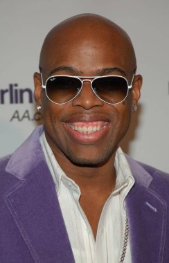 Gio Williams (Ray-Ban güneş gözlüğü takıyor) People En Espanol için gelenler 50 En Güzel Gala, Skylight Studios, New York, Ny, Mayıs 17, 2006. Fotoğraf: Slaven Vlasic /Everett Collection