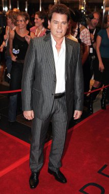 Ray Liotta Toronto Film Festivali'nde Revolver Premiere için gelenler, Roy Thompson Hall, Toronto, On, Pazar, Eylül 11, 2005. Fotoğraf: Malcolm Taylor / Everett Koleksiyonu