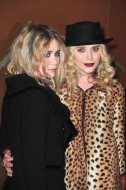 Ashley Olsen, Mary-Kate Olsen Modern Sanat Film Benefit Müzesi için gelenler: Tim Burton a Tribute, Moma Modern Sanat Müzesi, New York, Ny Kasım 17, 2009. Fotoğraf: Gregorio T. Binuya / Everett Koleksiyonu