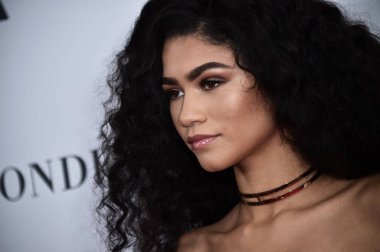 Zendaya 2017 Yılın Glamour Kadınları Ödülleri, Kings Tiyatrosu, Brooklyn, Ny 13 Kasım 2017 'de geliyor. Fotoğraf: Steven Ferdman / Everett Koleksiyonu