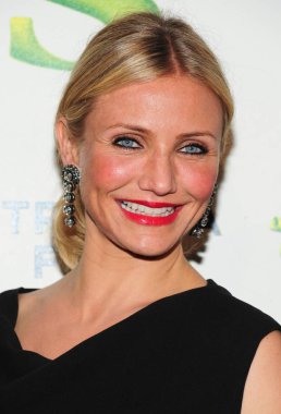 Cameron Diaz (Lanvin küpe giyiyor) Tribeca Film Festivali'nde Shrek Forever Premiere için gelenler, Ziegfeld Tiyatrosu, New York, Ny Nisan 21, 2010. Fotoğraf: Gregorio T. Binuya / Everett Koleksiyonu