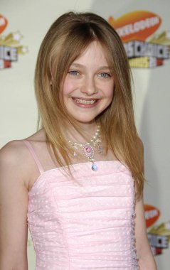 Dakota Fanning 2007 Nickelodeon's Kids Choice Ödülleri, Ucla Pauley Pavilion, Los Angeles, Ca, Mart 31, 2007 için gelenler. Fotoğraf: Michael Germana / Everett Koleksiyonu