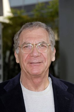 Los Angeles Film Festivali 'nde Valley Premiere Down için gelenler Sydney Pollack, Arclight sinemalarda Cinerama Dome, Los Angeles, CA, Haziran 16, 2005. Fotoğraf: Michael Germana/Everett Collection