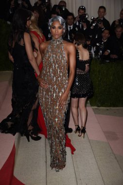 Ciara (H&M giyen) Manus x machina için gelenler: moda bir yaş teknoloji açılış gecesi Kostüm Enstitüsü yıllık gala-Part 3, Metropolitan Sanat Müzesi, New York, NY Mayıs 2, 2016. Fotoğraf: Derek Storm/Everett Collection
