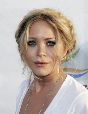 Mary-Kate Olsen at arrivals for WEEDS Season 3 and CALIFORNICATION Premiere Screening, ArcLight Cinerama Dome, Los Angeles, CA, August 01, 2007. Photo by: Adam Orchon/Everett Collection clipart