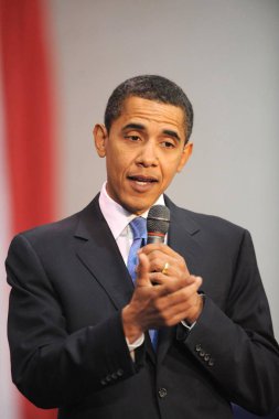 Demokrat başkan adayı Sen Barack Obama (D-Il) Kampanya Otobüs Turu, Wilkes Üniversitesi, Wilkes-Barre, Pa, Nisan 01, 2008 değiştirin Barack Obama Road için sahnede. Fotoğraf: Brad Barket / Everett Koleksiyonu