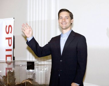 Tobey Maguire içinde çocuklar için ziyaret Tobey Maguire Spider-Man hafta canlı örümcekler sergisinde, Amerika doğa tarihi Müzesi, New York, NY, Mayıs 01, 2007. Fotoğraf: B. Medina/Everett Collection