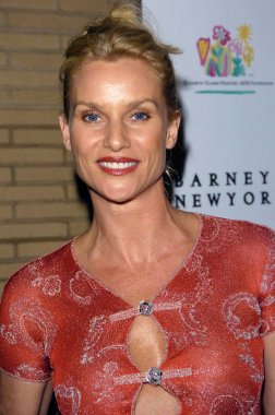 Nicolette Sheridan Elizabeth Glaser Pediatrik AIDS Vakfı Benefit, Lacoste ve Barneys New York-Beverly Hills, Los Angeles, CA, Ekim 20, 2005 için gelenler. Fotoğraf: David Longendyke/Everett Collection