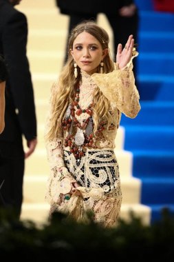 Mary-Kate Olsen, Rei Kawakubo & Comme des Garcons Kostüm Enstitüsü Gala - Arrivals 1, Metropolitan Museum of Art, New York, 1 Mayıs 2017 için gelenler. Fotoğraf: John Nacion / Everett Koleksiyonu