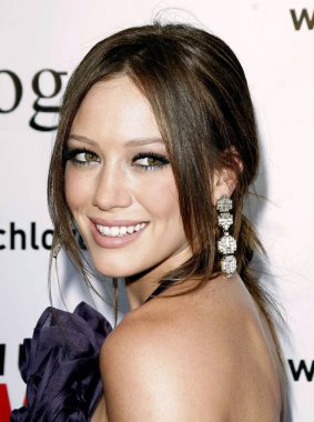 Hilary Duff Bow Wow Ünlü Fundraiser için gelenler Much Love Hayvan Kurtarma, Playboy Mansion, Los Angeles, Ca, Temmuz 14, 2007. Fotoğraf: Adam Orchon / Everett Koleksiyonu