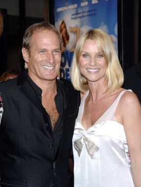 Michael Bolton, Nicollette Sheridan Over Her Dead Body Premiere için gelenler, Arclight Hollywood Sineması, Los Angeles, Ca, Ocak 29, 2008. Fotoğraf: Michael Germana / Everett Koleksiyonu