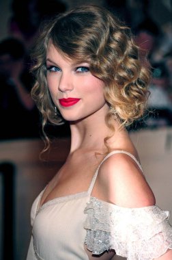 Taylor Swift Bölüm 2 için gelenler de - American Woman: Fashioning a National Identity Benefit Gala Co-Gap tarafından Kostüm Enstitüsü için ev sahipliği, Metropolitan Sanat Müzesi, New York, Ny Mayıs 3, 2010. Fotoğraf: Gregorio T. Binuya / Everett Koleksiyonu