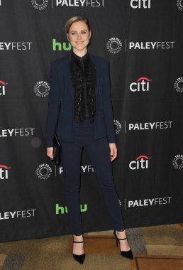 Evan Rachel Wood (bir Roberto Cavalli elbise giyen) Westworld için katılım 34 yıllık PaleyFest Los Angeles, Dolby Theatre Hollywood ve Highland Center, Los Angeles, CA Mart 25, 2017. Fotoğraf: Dee Cercone/Everett Collection