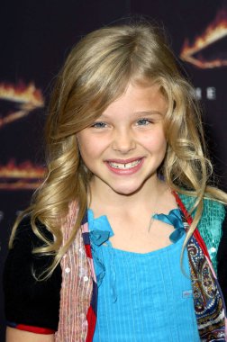 Chloe Grace Moretz efsane Zorro, Orpheum Tiyatrosu, Los Angeles, CA, Pazar, Ekim 16, 2005 prömiyeri için gelenler. Fotoğraf: Michael Germana/Everett Collection
