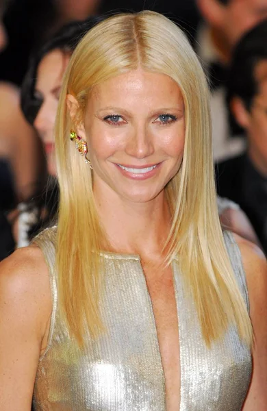 Gwyneth Paltrow Con Pendientes Louis Vuitton Las Llegadas Para Los — Foto de Stock