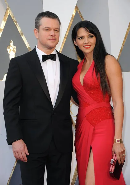 Matt Damon Luciana Barroso Gelen Gelen 88Th Akademi Ödülleri Oscars — Stok fotoğraf